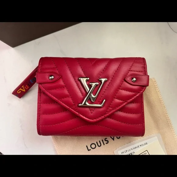 SOLD ❤️ Authentic Louis Vuitton New Wave Compact Wallet in Rouge - Picture 3 of 17